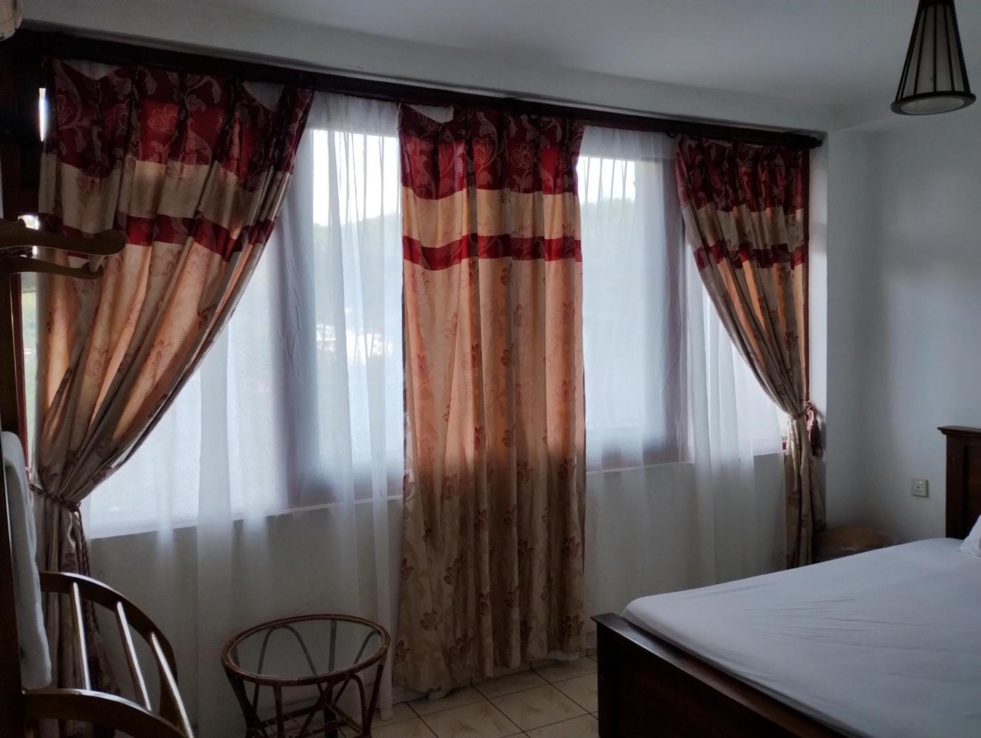 Luxury Apartment The Walkers Nest Канди Екстериор снимка