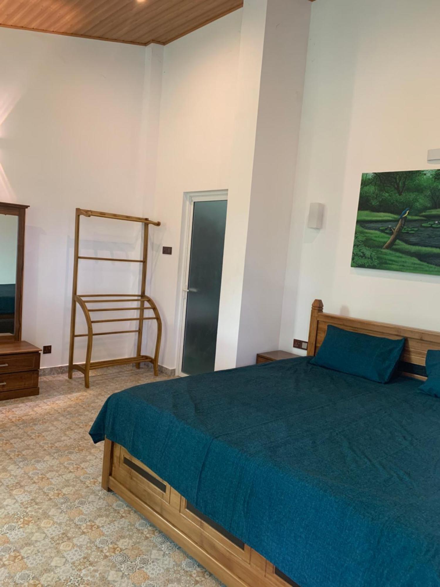 Luxury Apartment The Walkers Nest Канди Екстериор снимка