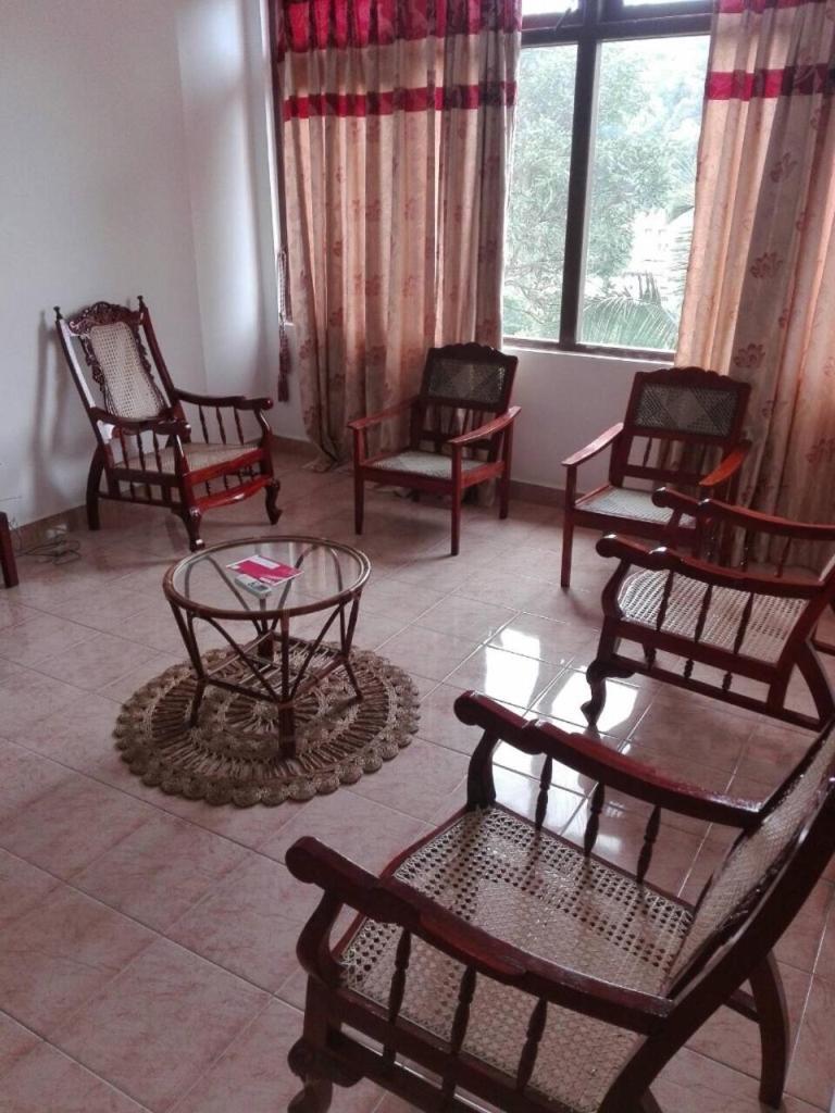 Luxury Apartment The Walkers Nest Канди Екстериор снимка