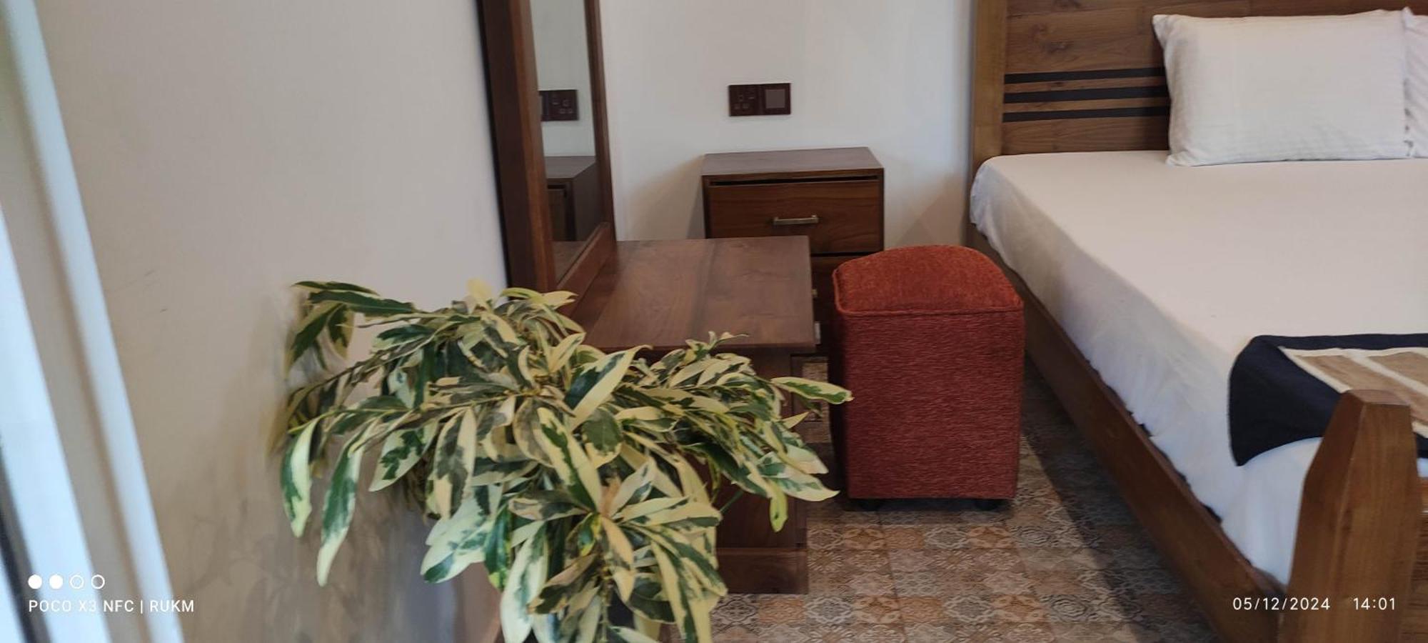 Luxury Apartment The Walkers Nest Канди Екстериор снимка